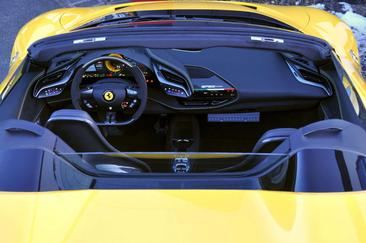 Ferrari SF90 Spider — photo 12