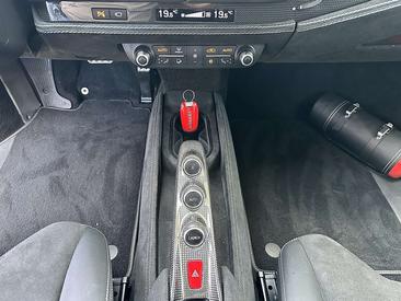 Ferrari F8 Tributo — photo 43