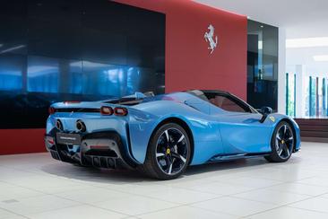 Ferrari SF90 Spider — photo 7