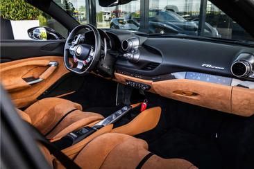 Ferrari F8 Spider — photo 12