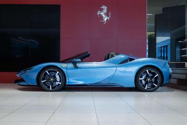Ferrari SF90 Spider — photo 24