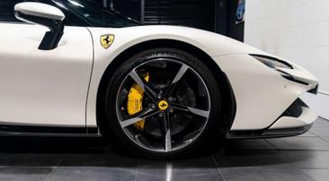 Ferrari SF90 Stradale — photo 13