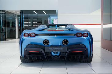 Ferrari SF90 Spider — photo 26
