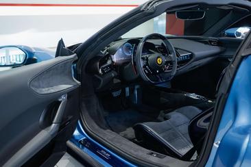 Ferrari SF90 Spider — photo 28