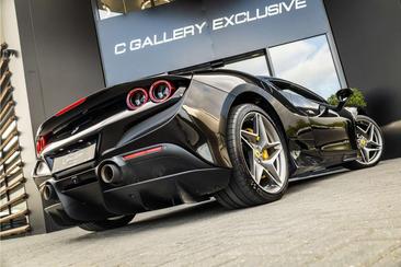 Ferrari F8 Spider — photo 28