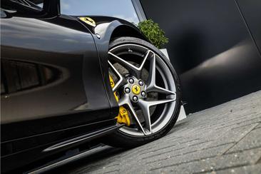 Ferrari F8 Spider — photo 30