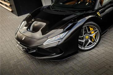 Ferrari F8 Spider — photo 37