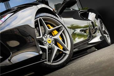 Ferrari F8 Spider — photo 38