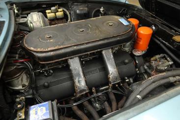 Ferrari 365 GT 2+2 — photo 11