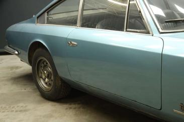 Ferrari 365 GT 2+2 — photo 32
