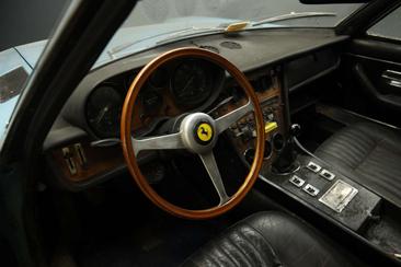 Ferrari 365 GT 2+2 — photo 47
