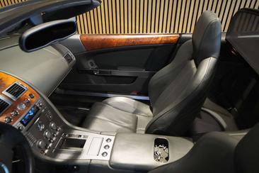 Aston Martin DB9 Volante V12 — photo 6