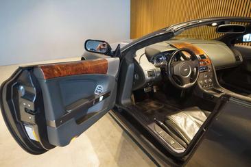 Aston Martin DB9 Volante V12 — photo 11