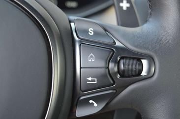 Aston Martin DBS 5.2i V12 Superleggera — photo 17