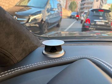 Aston Martin Vanquish — photo 8
