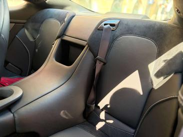 Aston Martin Vanquish — photo 10
