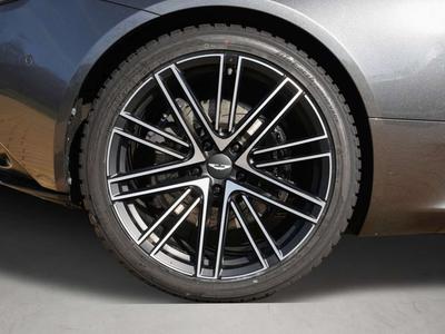 Aston Martin DB12 Volante