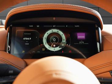 Aston Martin DB12 Volante — photo 6