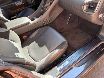Aston Martin Vanquish — photo 15