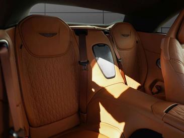 Aston Martin DB12 Volante — photo 17
