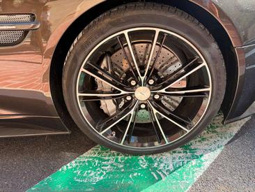 Aston Martin Vanquish — photo 28