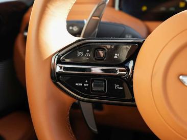 Aston Martin DB12 Volante — photo 23