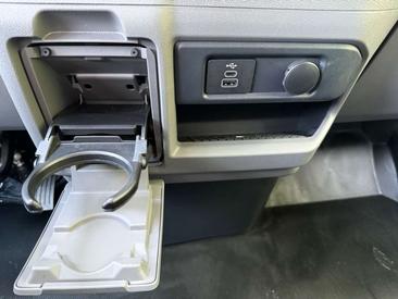 Volkswagen Transporter — photo 12