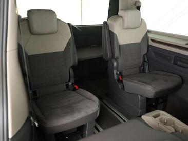 Volkswagen Multivan EHybrid 4Motion Style — photo 7