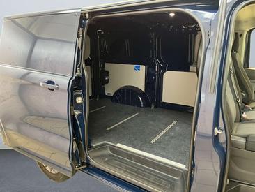 Volkswagen Transporter — photo 10