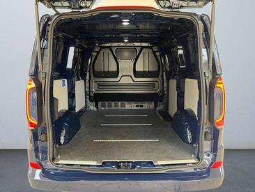 Volkswagen Transporter — photo 13