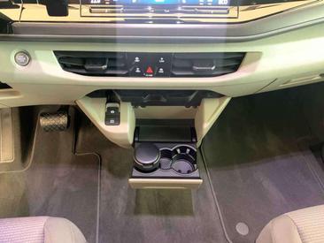 Volkswagen Multivan EHybrid Beach — photo 12