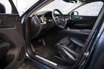 Volvo XC60 T6 Recharge Inscription — photo 16