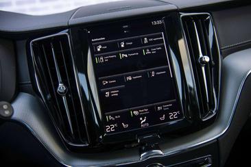 Volvo XC60 T6 Recharge Inscription — photo 18