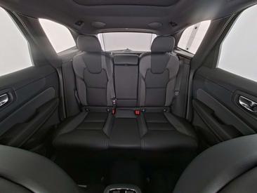 Volvo XC60 B5 — photo 5