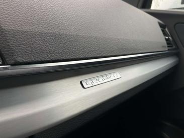 Audi Q5 Sportback S Line 40 TFSI — photo 17