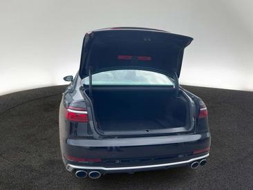 Audi S8 TFSI — photo 8