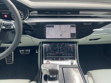 Audi S8 TFSI — photo 10
