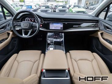 Audi Q7 55 TFSI E — photo 8