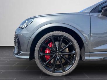 Audi RSQ3 — photo 8