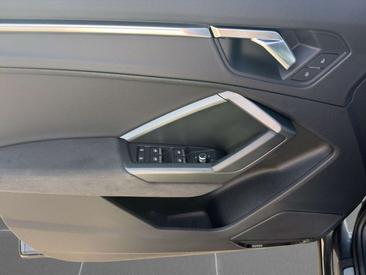 Audi RSQ3 — photo 13