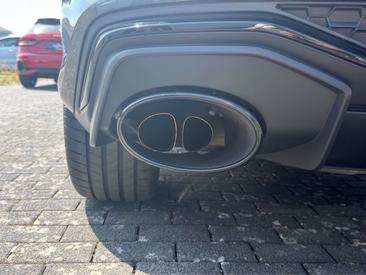 Audi RSQ3 — photo 16