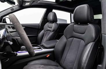 Audi Q8 50 TDI — photo 7