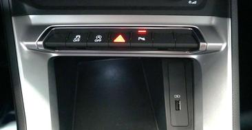 Audi Q3 35 TFSI — photo 15
