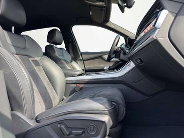 Audi SQ7 4.0 TDI — photo 10