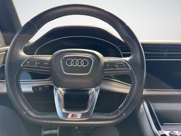 Audi SQ7 4.0 TDI — photo 13