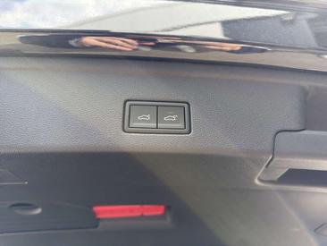 Volkswagen Touareg TDI R-Line — photo 14