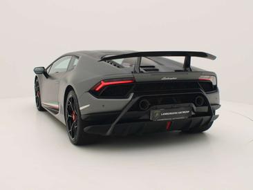 Lamborghini Huracán Performante — photo 11