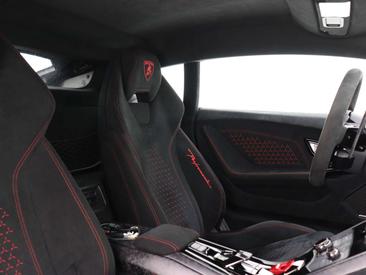 Lamborghini Huracán Performante — photo 24