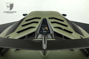 Lamborghini Aventador SVJ — photo 37