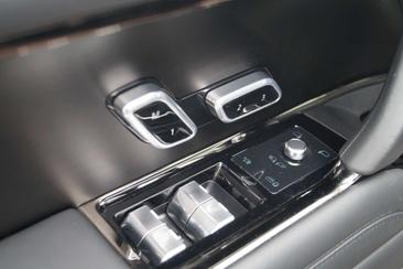 Land Rover Range Rover Noir SV P615 — photo 22